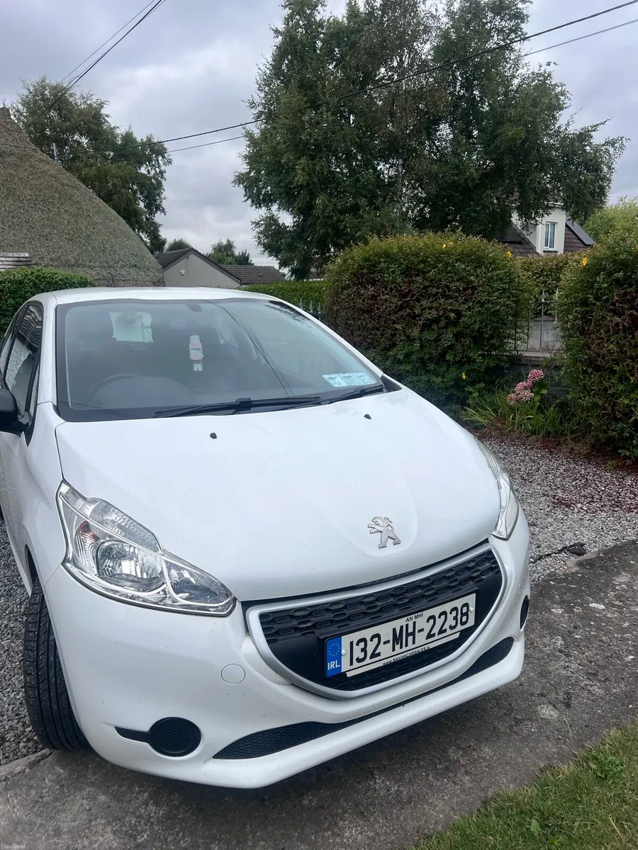 Peugot 208 - Image 2