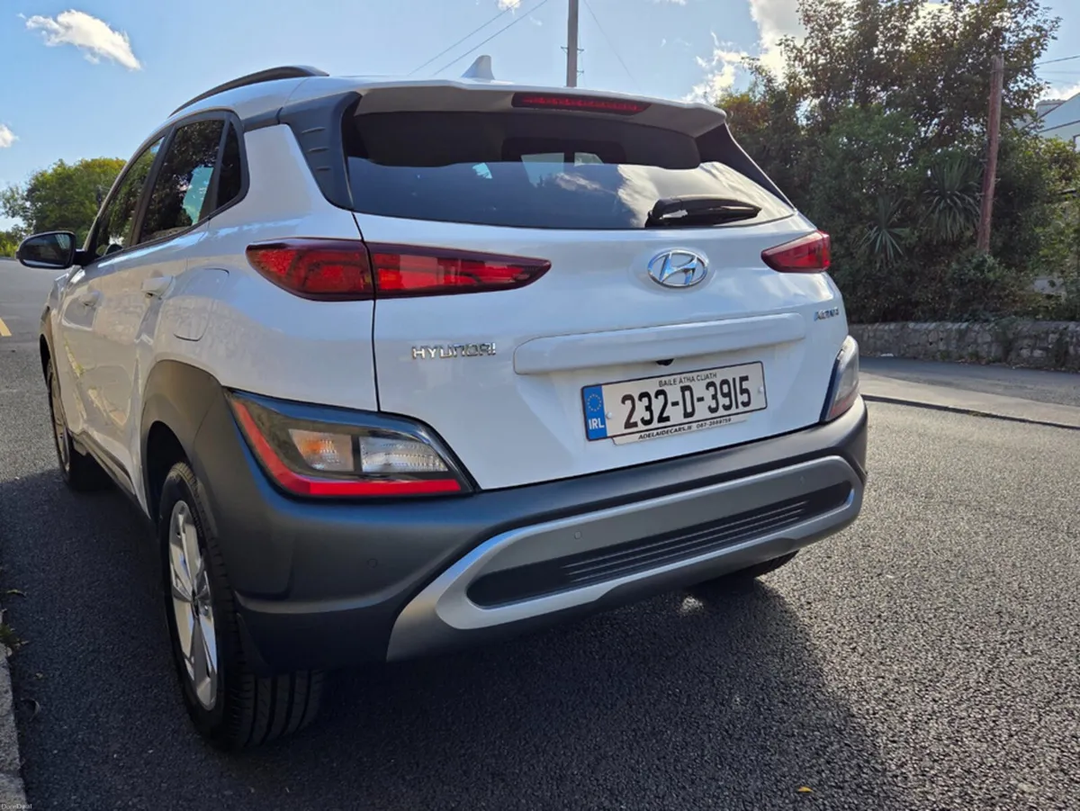 Hyundai KONA KAUAI EXECUTIVE 5DR - Image 4