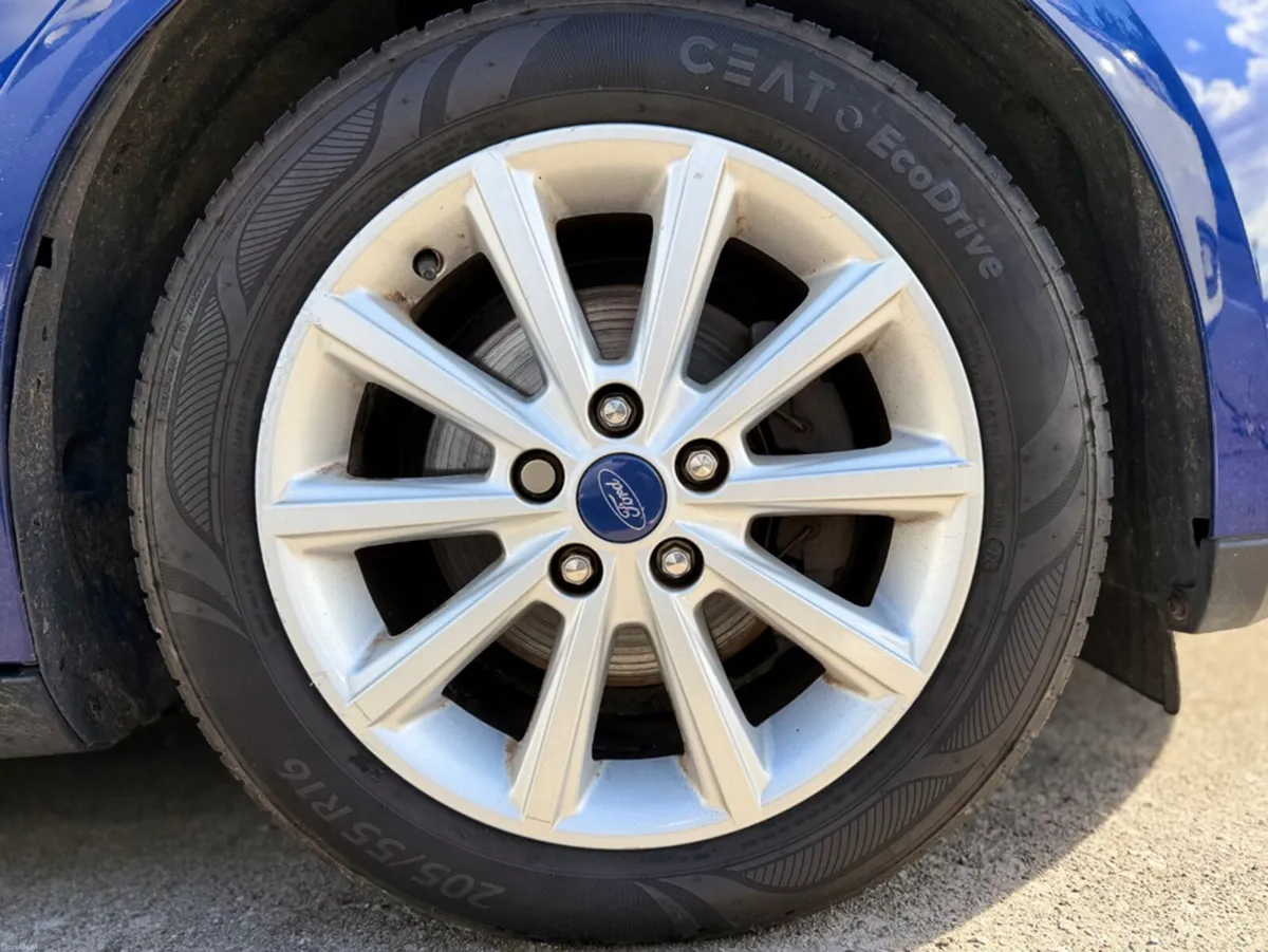 Ford Focus TITANIUM - Image 4