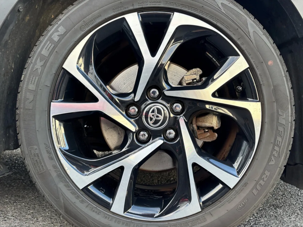 Toyota C-HR 1.8 HYBRID SPORTMONO 4DR SPORT AUTO - Image 5