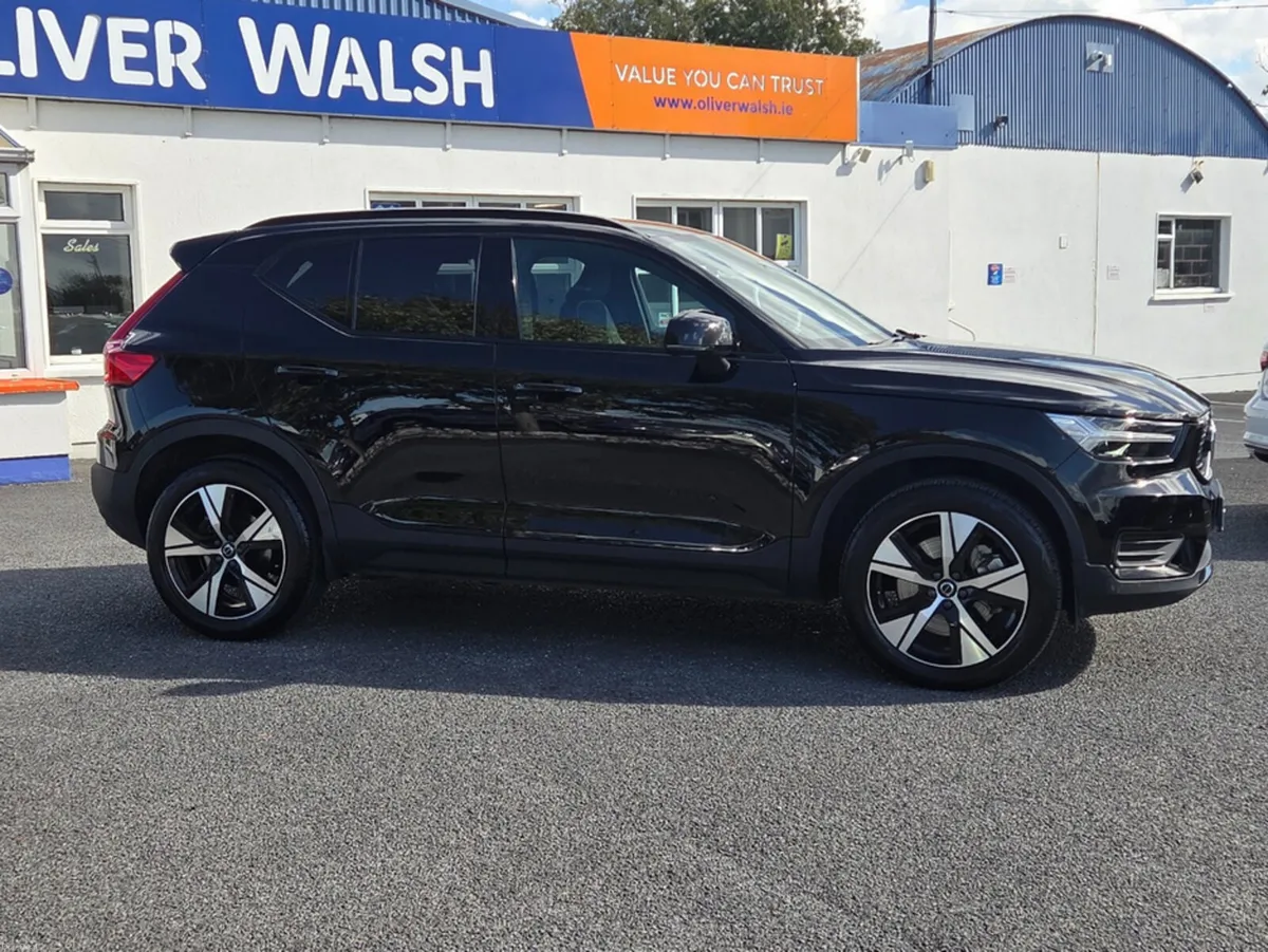 Volvo XC40 R-DESIGN T4 RECHARGE - Image 3
