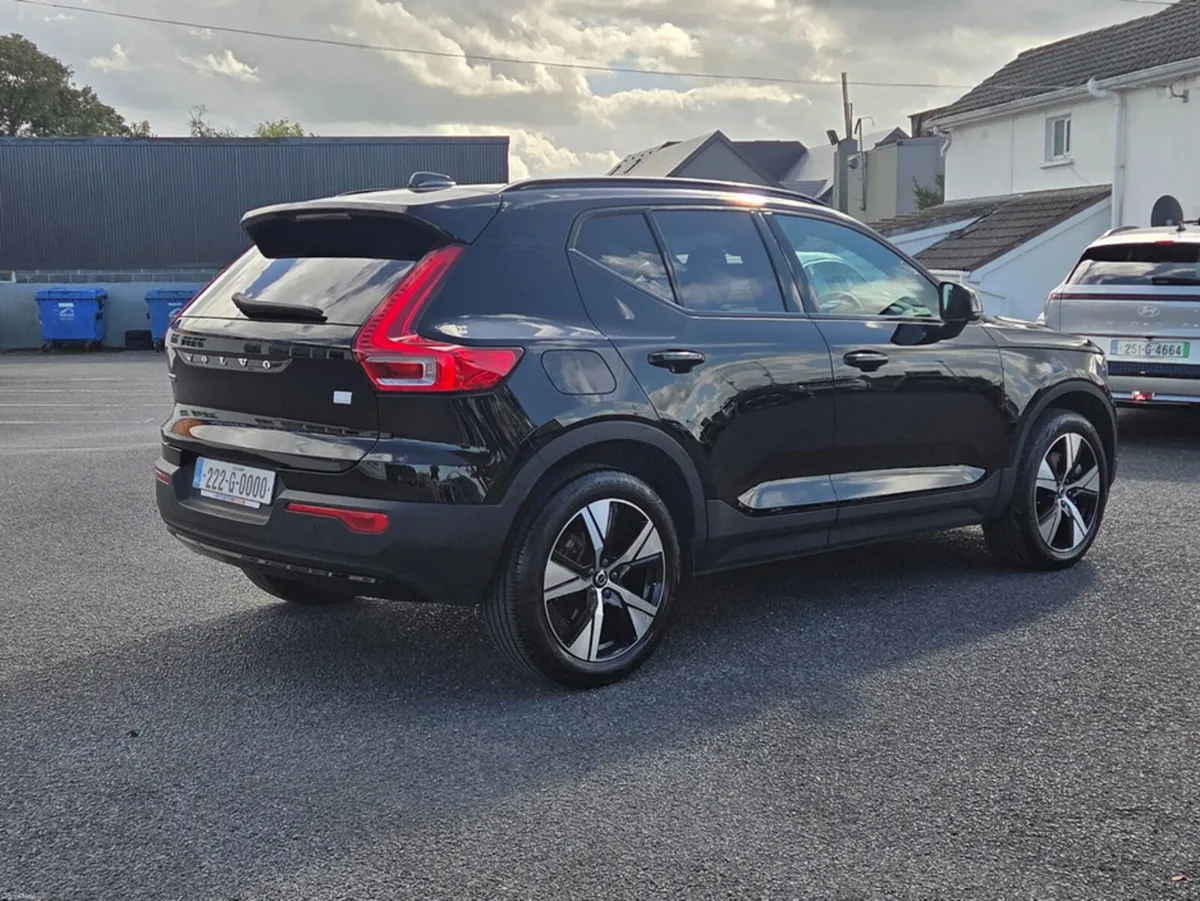 Volvo XC40 R-DESIGN T4 RECHARGE - Image 4
