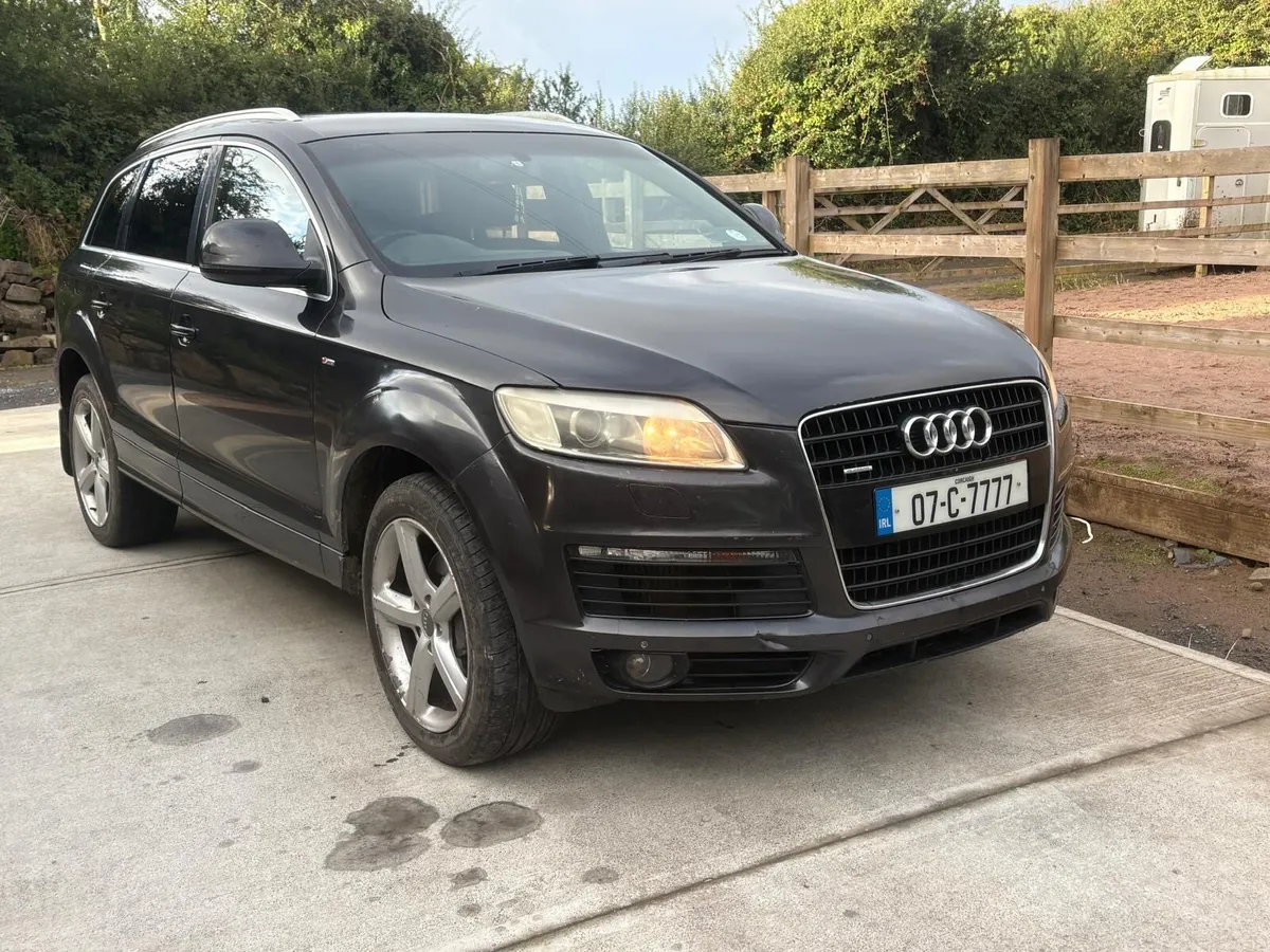 Audi Q7 - Image 1