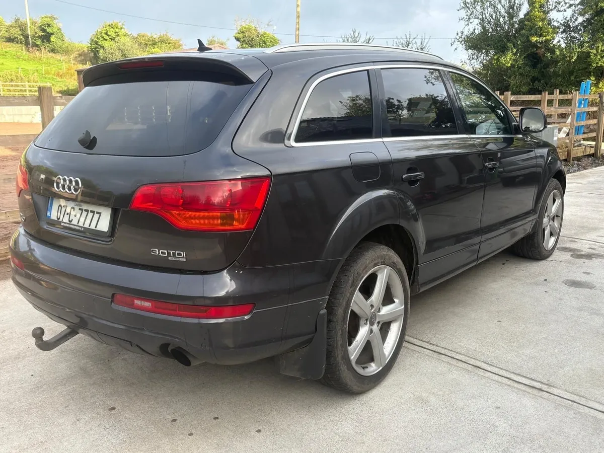 Audi Q7 - Image 5