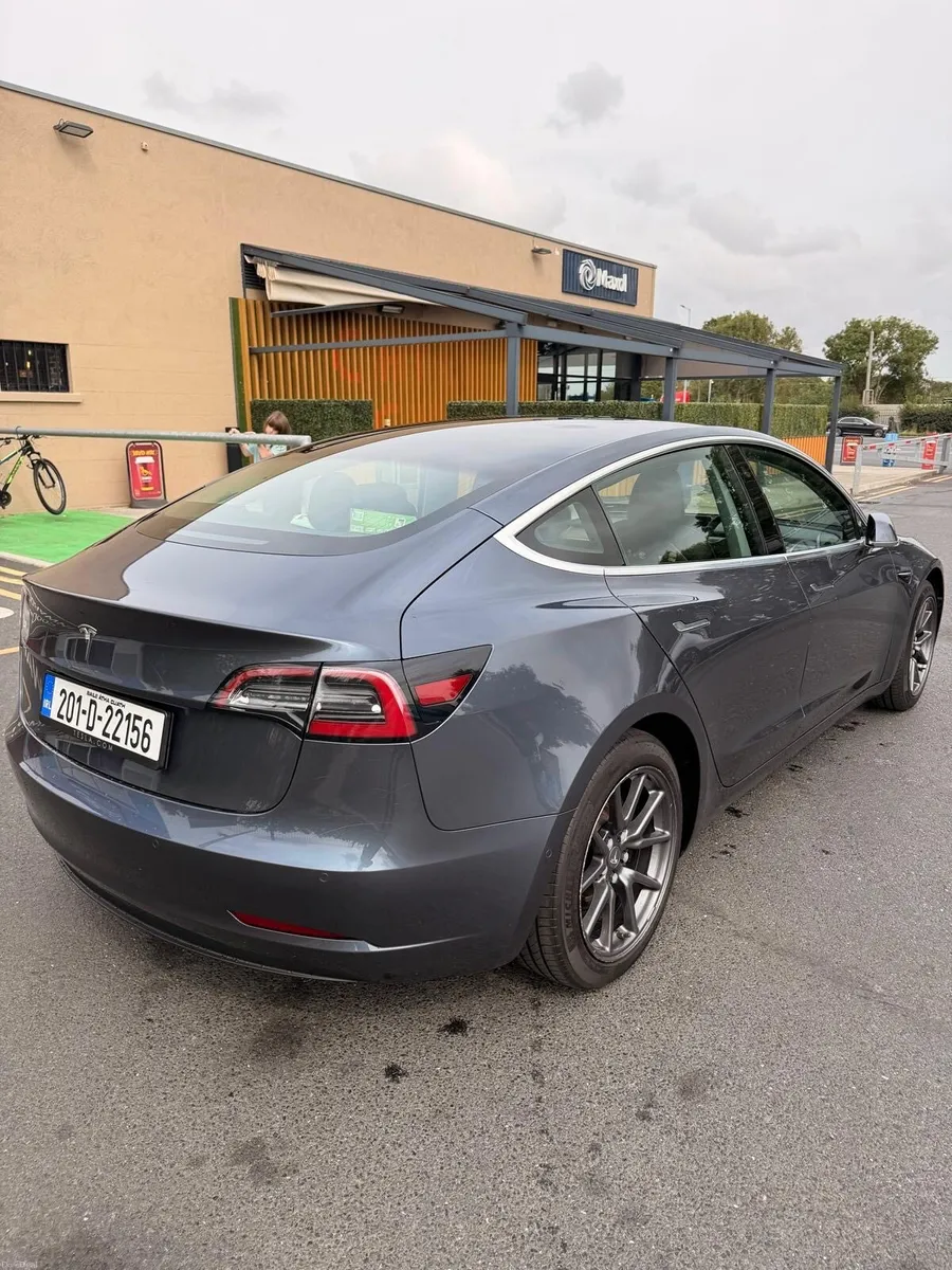 Tesla Model 3 Standard Range Plus - Image 3