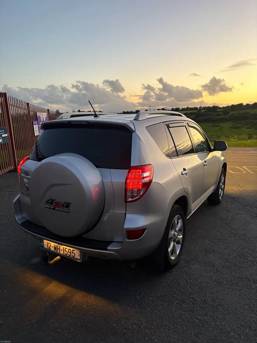 Toyota rav 2012 4wd - Image 6