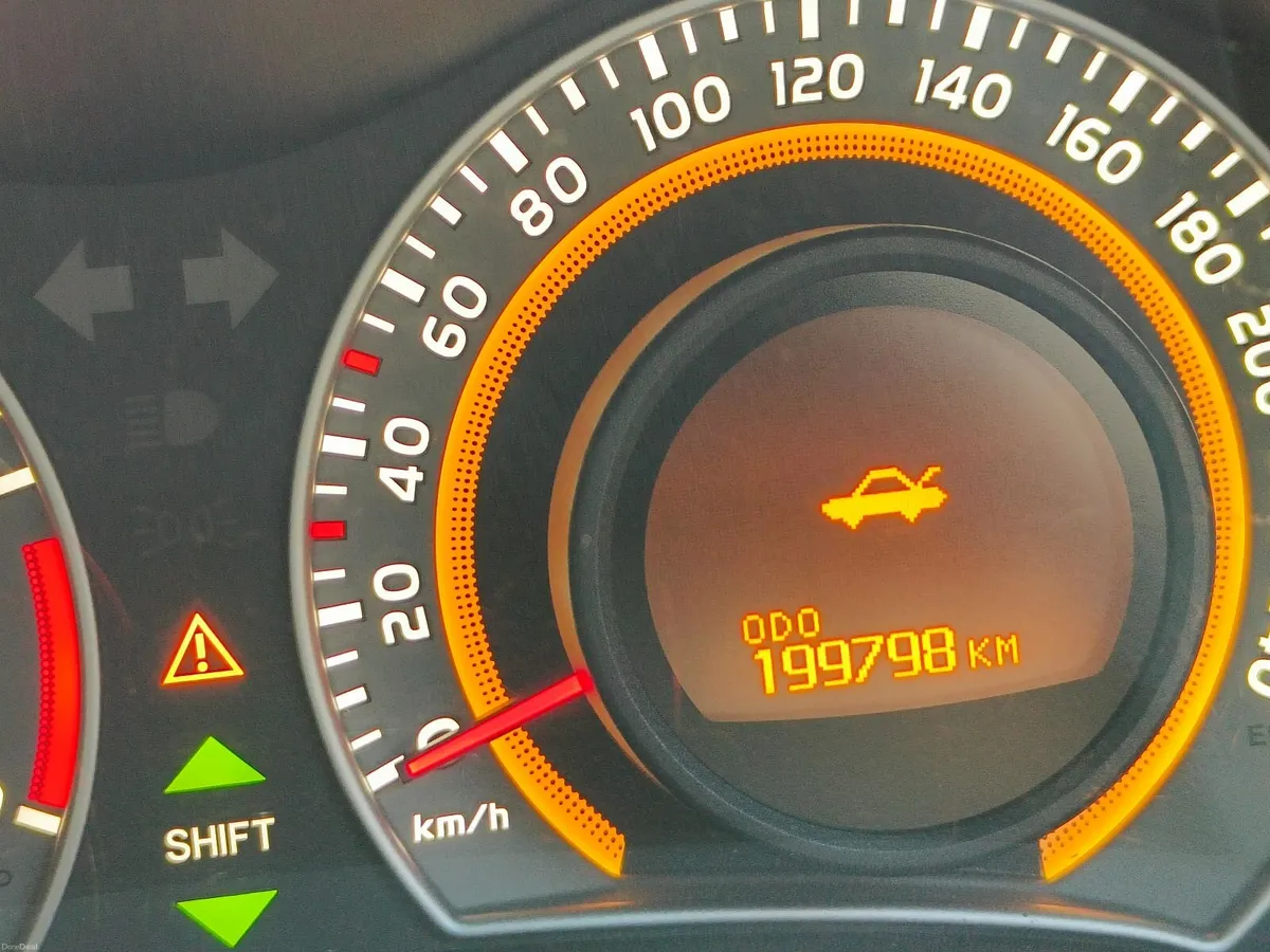 Toyota Auris 2011 - Image 3