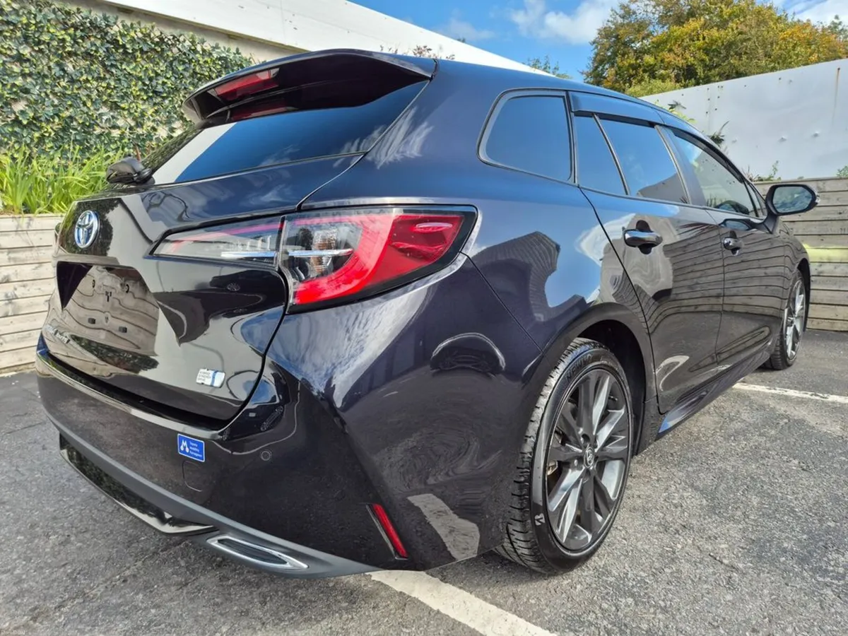 Toyota Corolla 1.8 HYBRID / WxB WORLD SPORT EDITIO - Image 5
