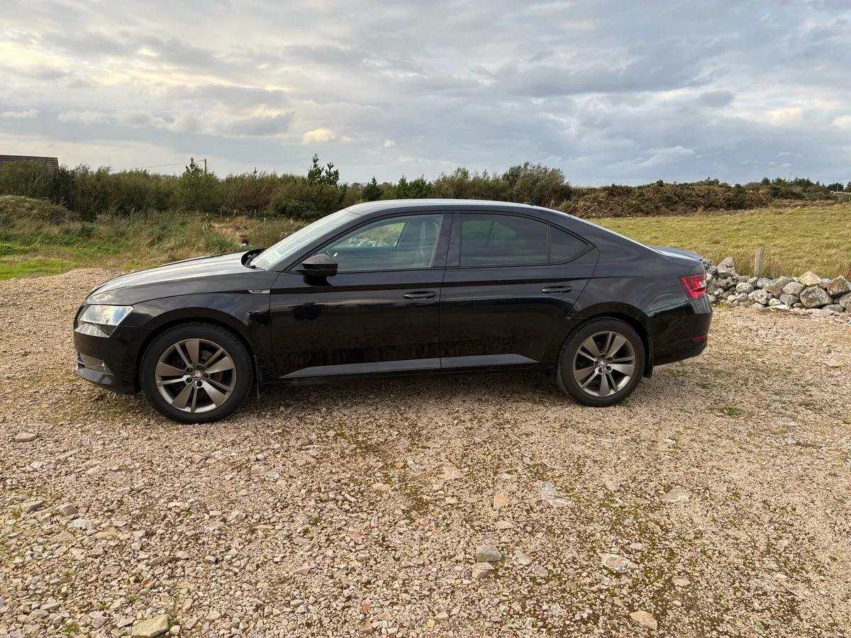 2017 Skoda Superb Sportline 2.0L 150bhp - Image 3