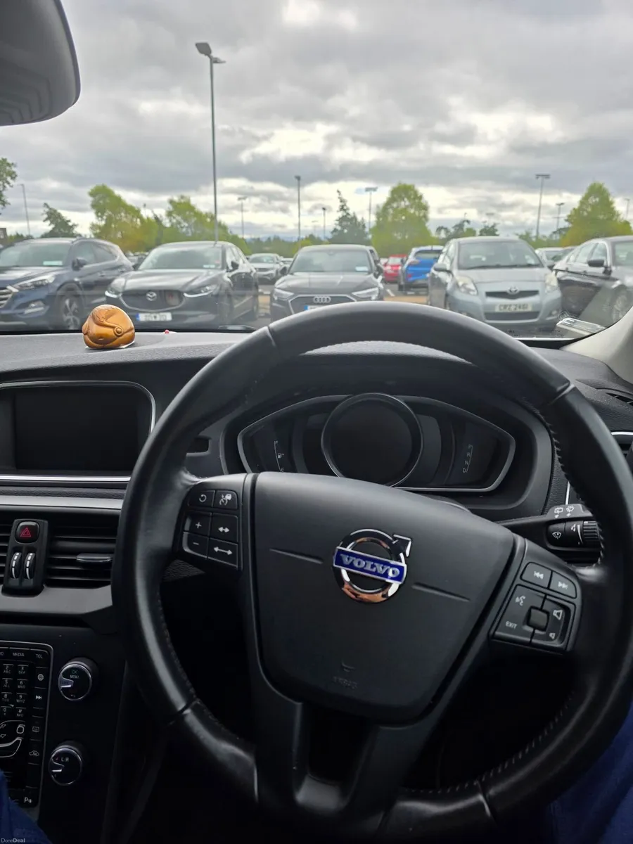Volvo V40 2015 - Image 4