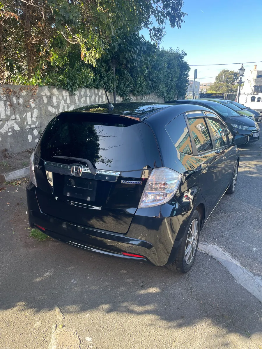 2013 Honda Fit hybrid automatic leather spec - Image 4