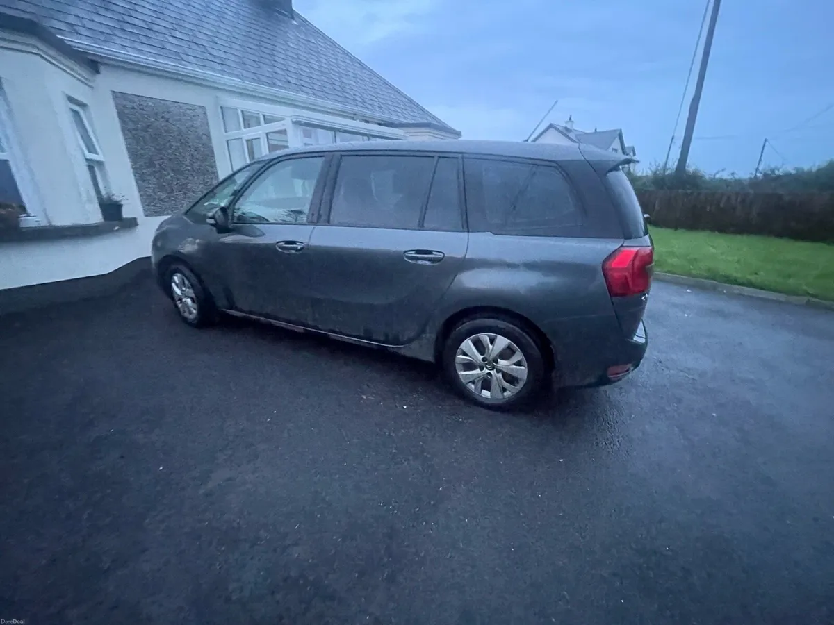 Citroen 7 seater  new model €5500 Nct/tax 2027 - Image 3