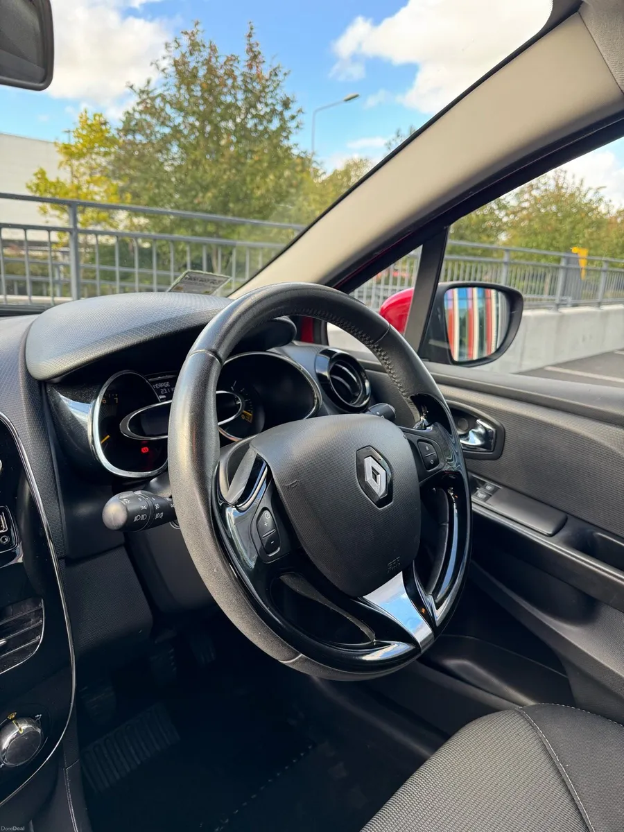 Renault Clio 1.2 Petrol | High Spec | Low mileage - Image 6