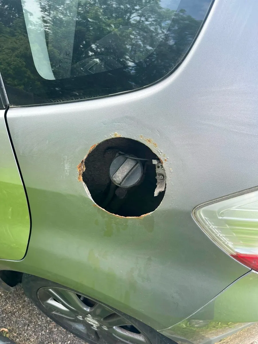 2010 Honda Jazz, 1.4L petrol, 5 speed manual - Image 6