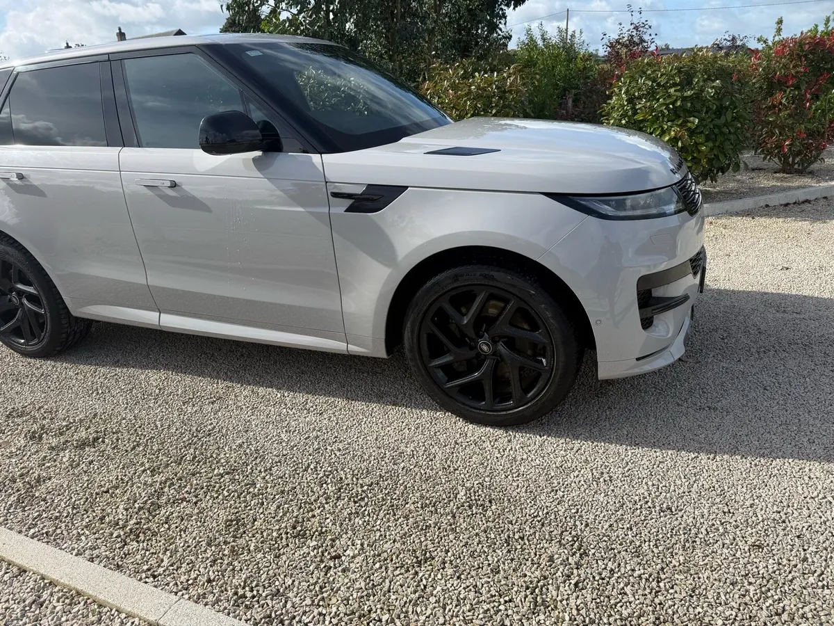 Range Rover Sport P440E N1 Commercial - Image 3