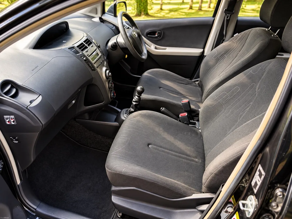 Toyota Yaris 1.4 D-4D Sport . NCT 09.27 - Image 6
