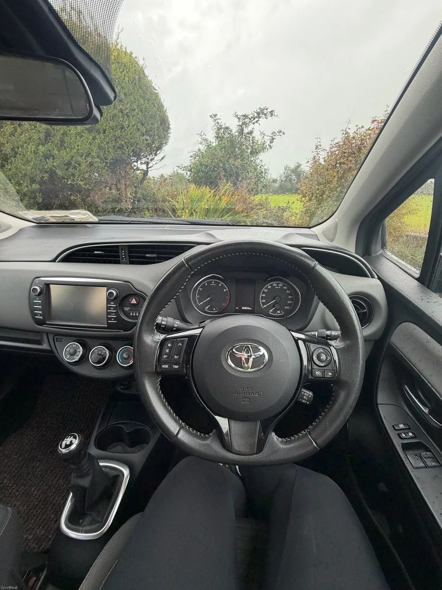 TOYOTA YARIS LOW MILEAGE - Image 4