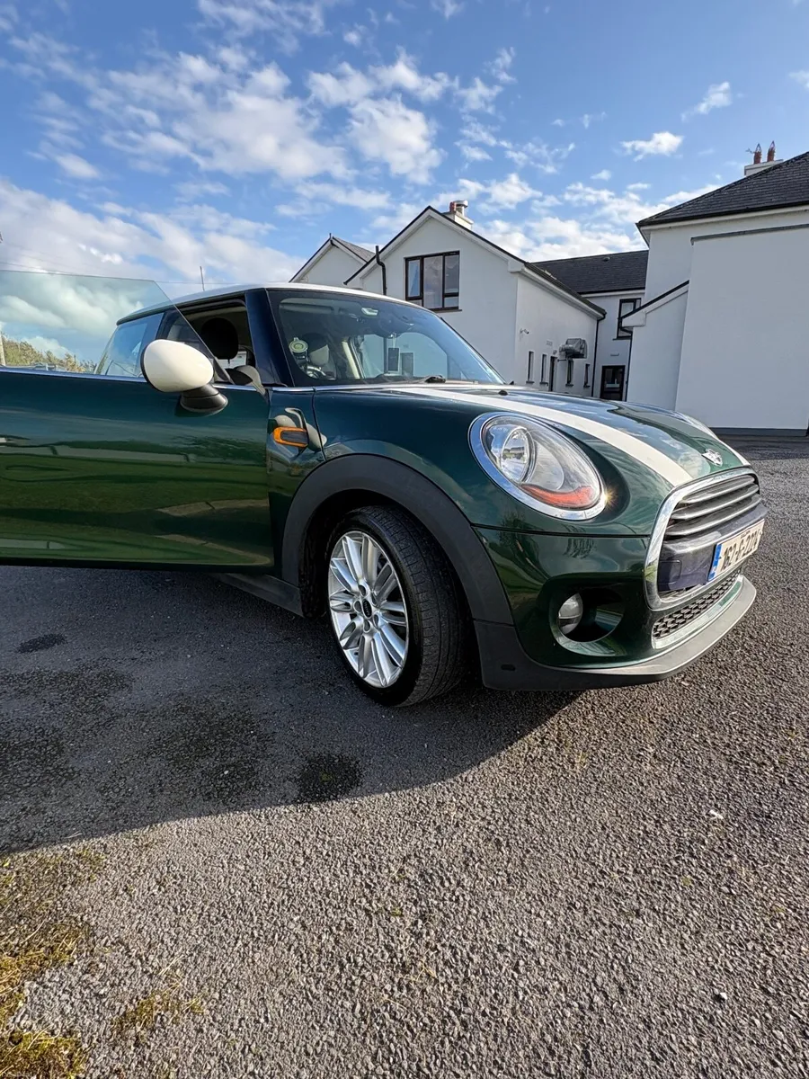Mini Cooper 2016 - Image 2