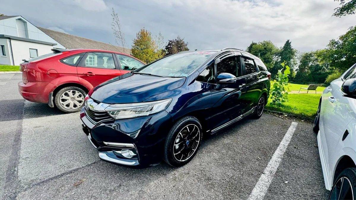 Honda Shuttle Hybrid Z 2016 - Image 3