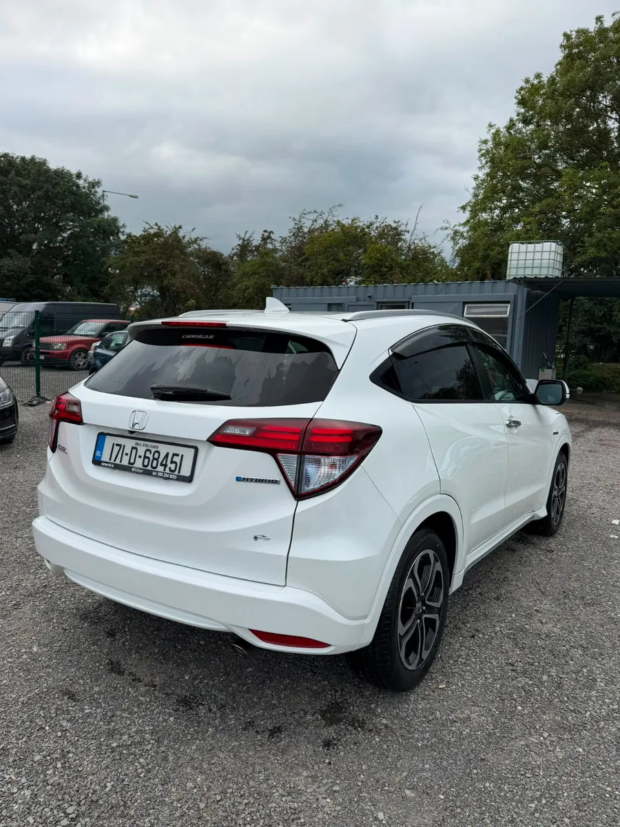2017 Honda Vezel 1.5 Petrol Hybrid Automatic - Image 4