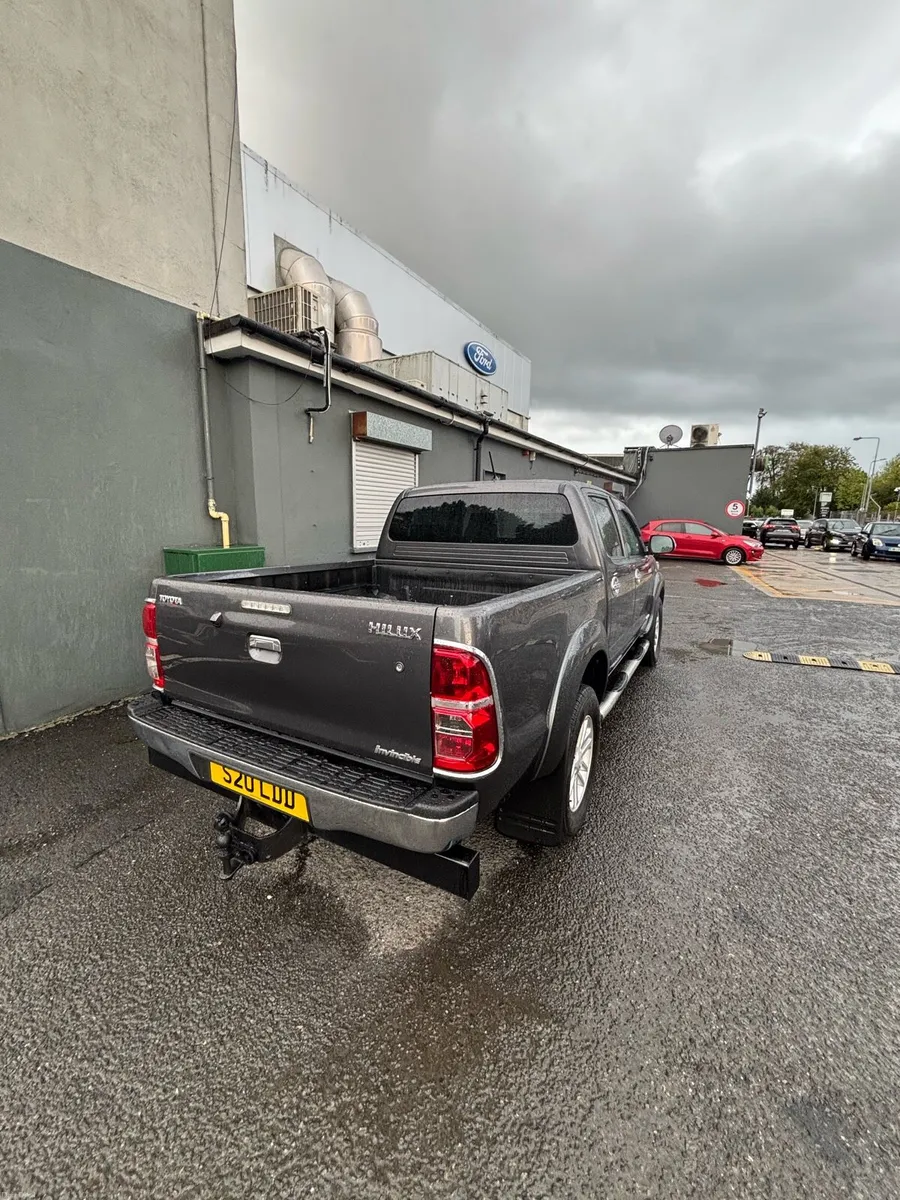 Toyota hilux invincible x automatic 2015 - Image 2