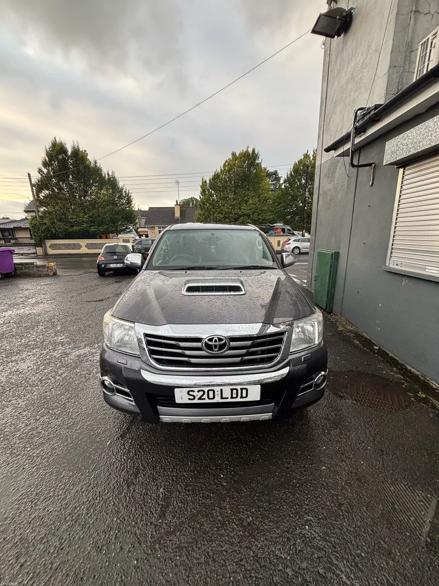 Toyota hilux invincible x automatic 2015 - Image 6