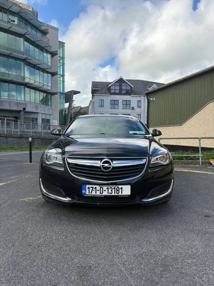 Opel Insignia - Image 1