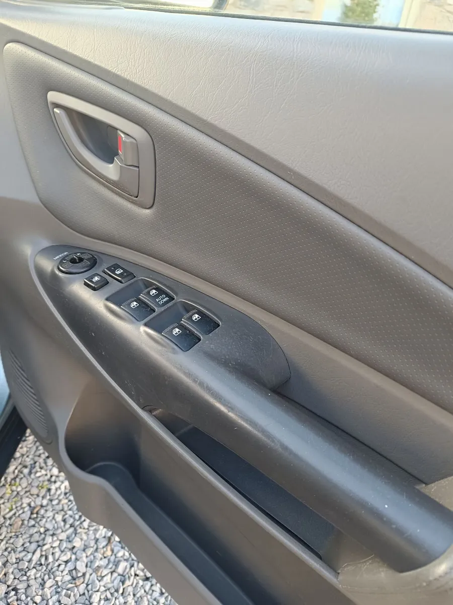 Hyundai Tucson 2007 Automatic - Image 6