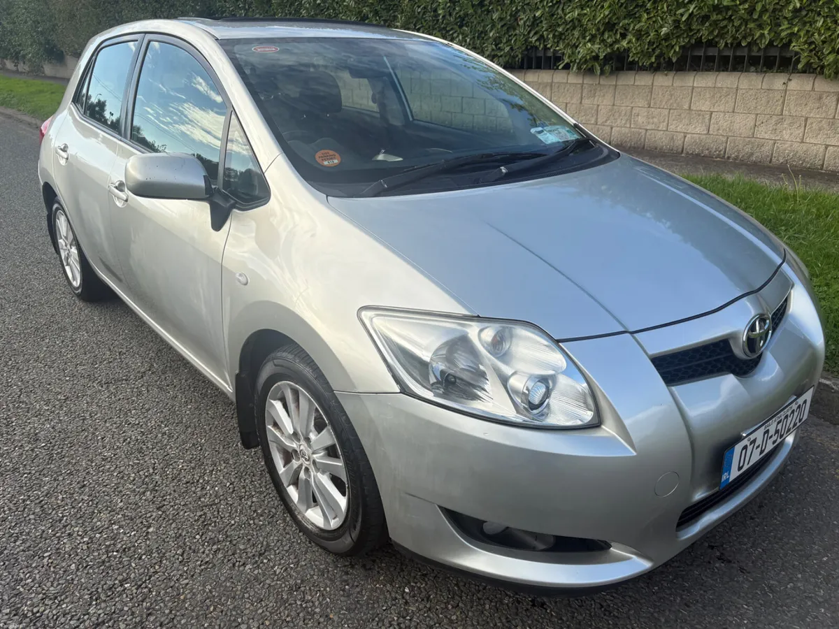 Toyota Auris sunroof New nct, tax and low km - Image 1