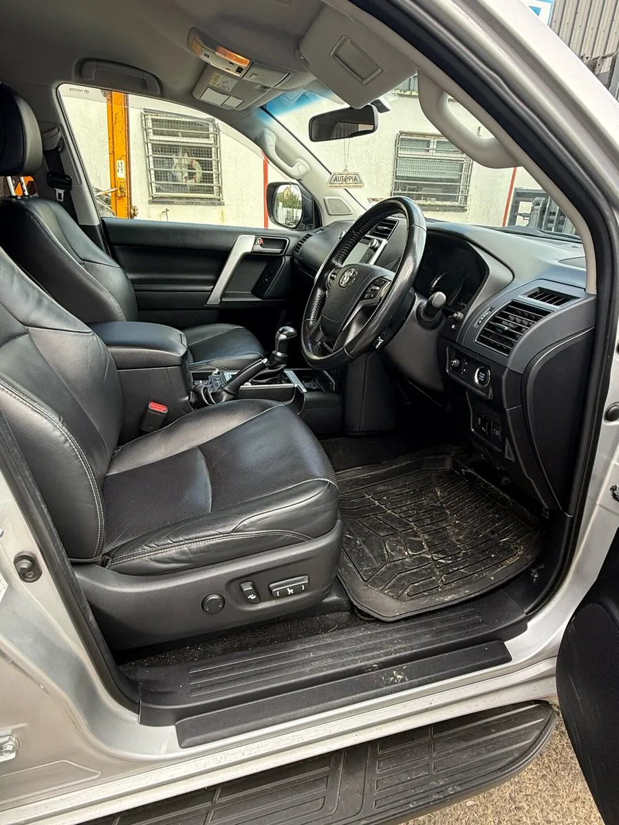Toyota Landcruiser Business Class - Image 5