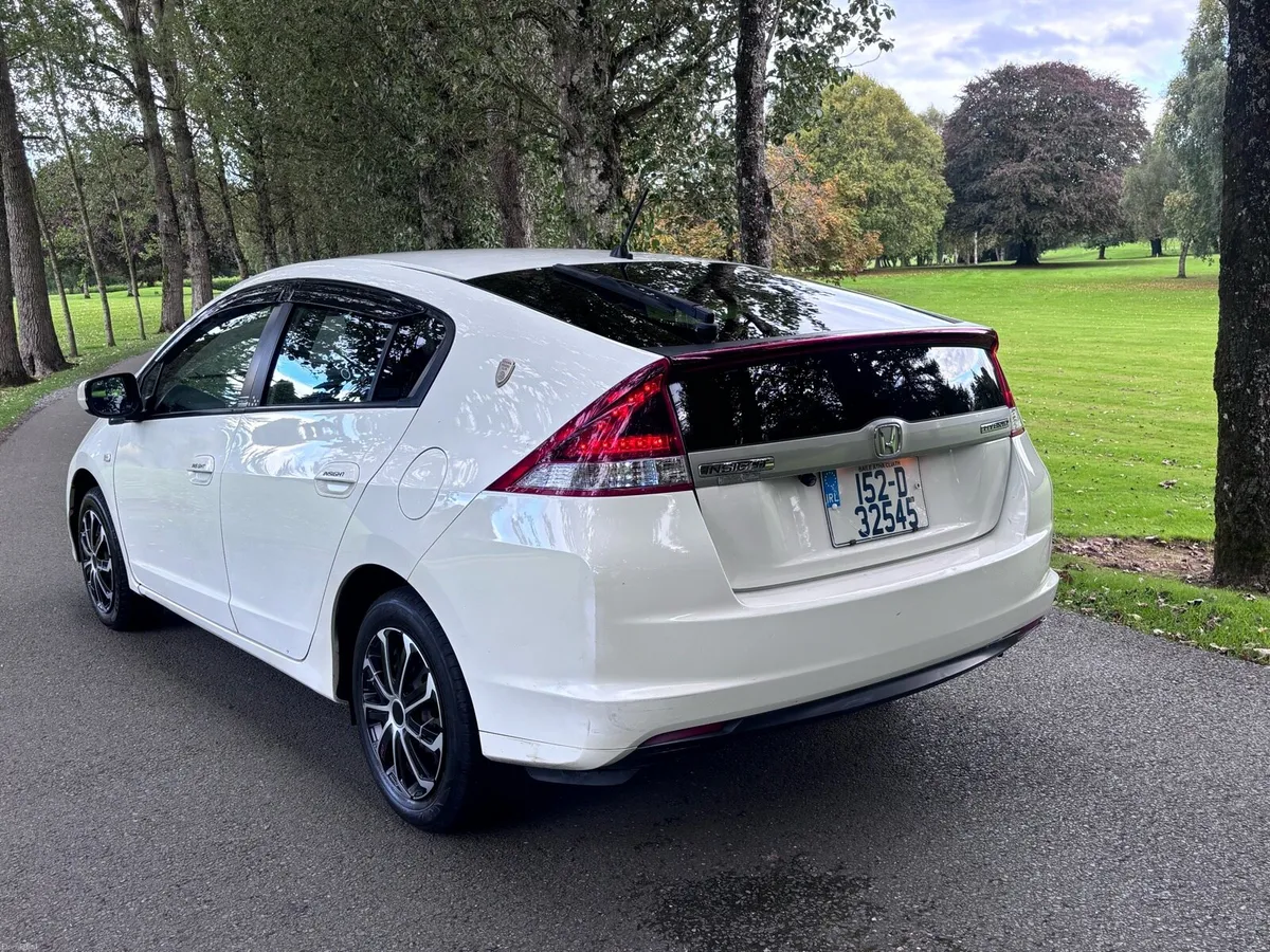 2015 automatic Honda insight 1.3 Hybrid - Image 3