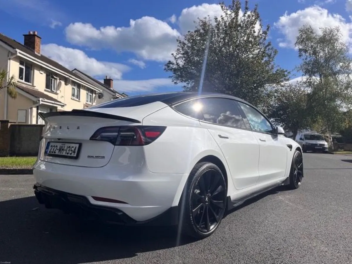 Tesla Model 3 2023 - Image 6