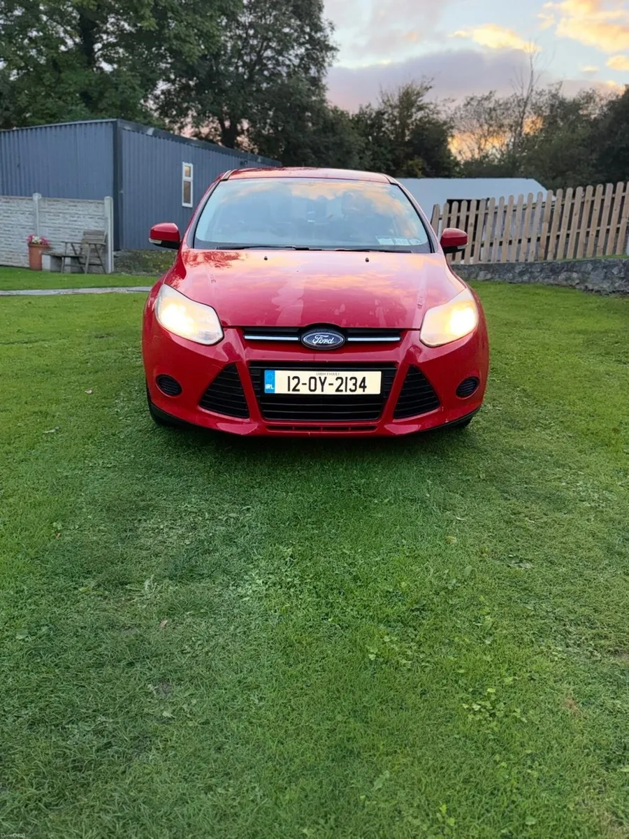 Ford Focus 2012 - Image 2