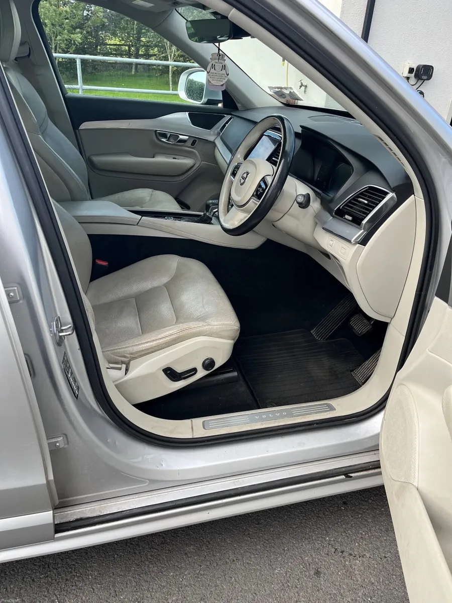 Volvo XC90 2016 - Image 2
