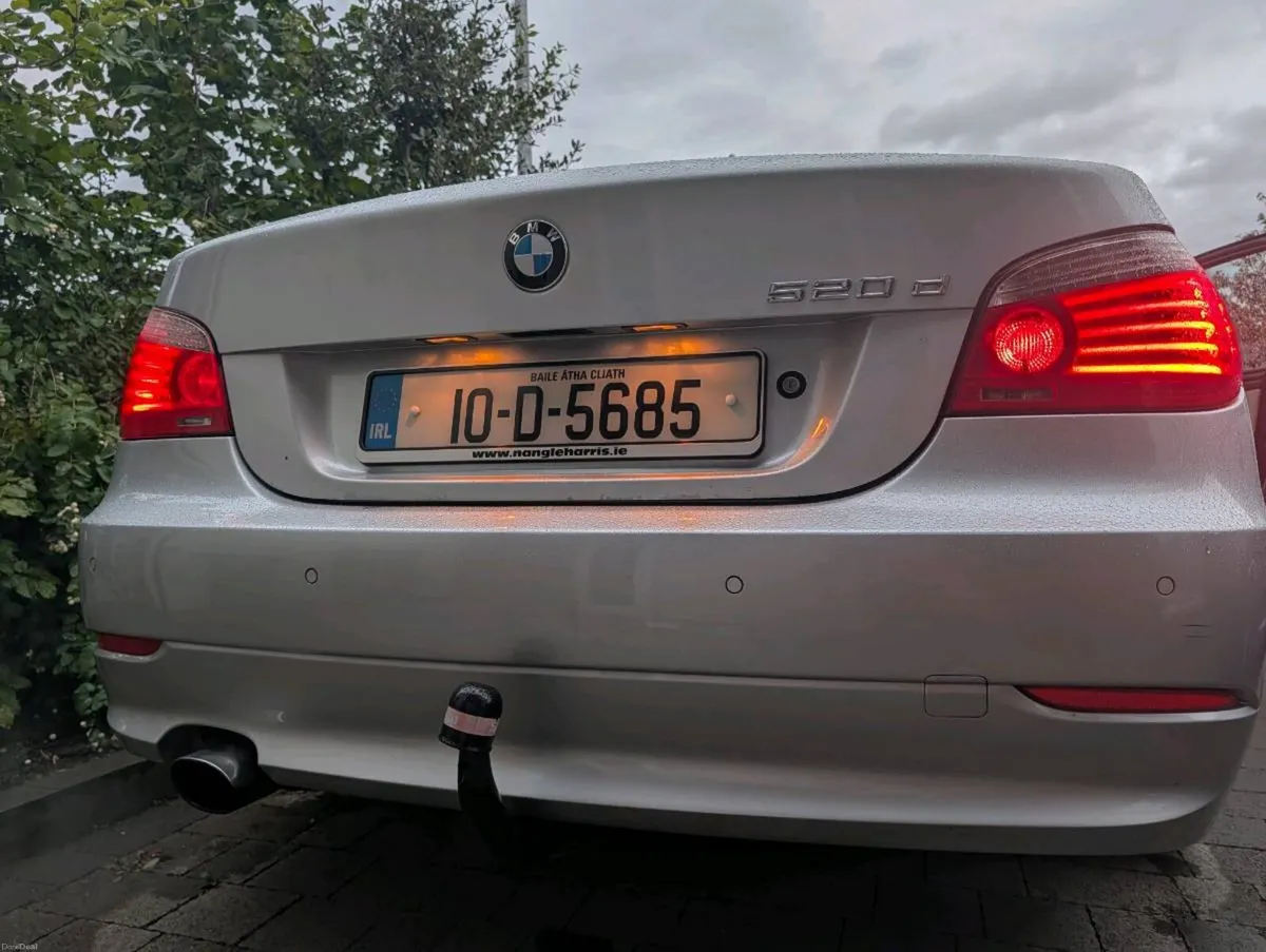 BMW 5-Series 2010 - Image 3