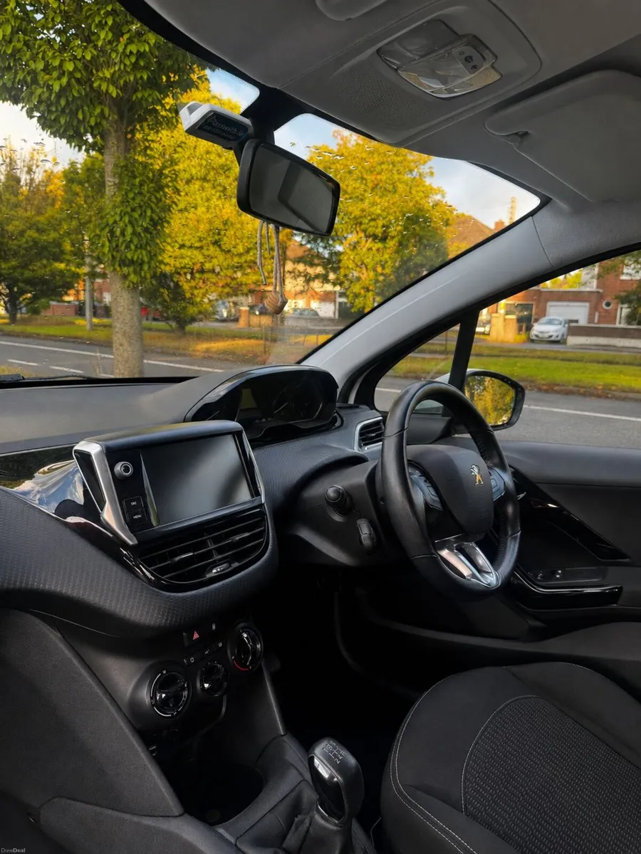 Peugeot 208 2017 - Image 3