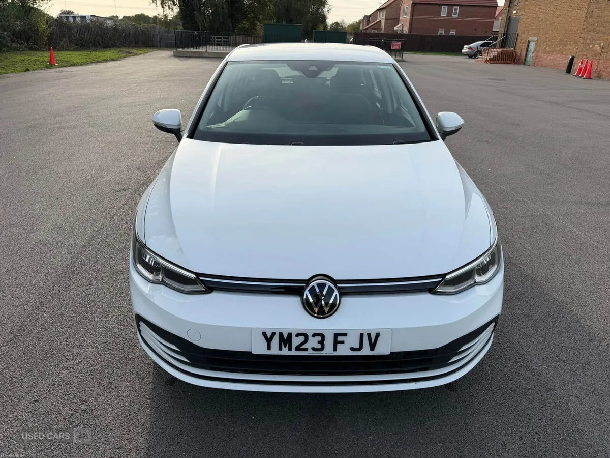 Volkswagen Golf DIESEL HATCHBACK - Image 5