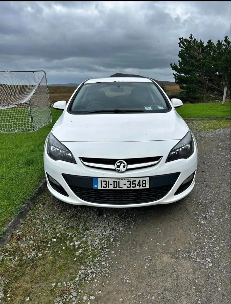 Vauxhall Astra 2013 - Image 1
