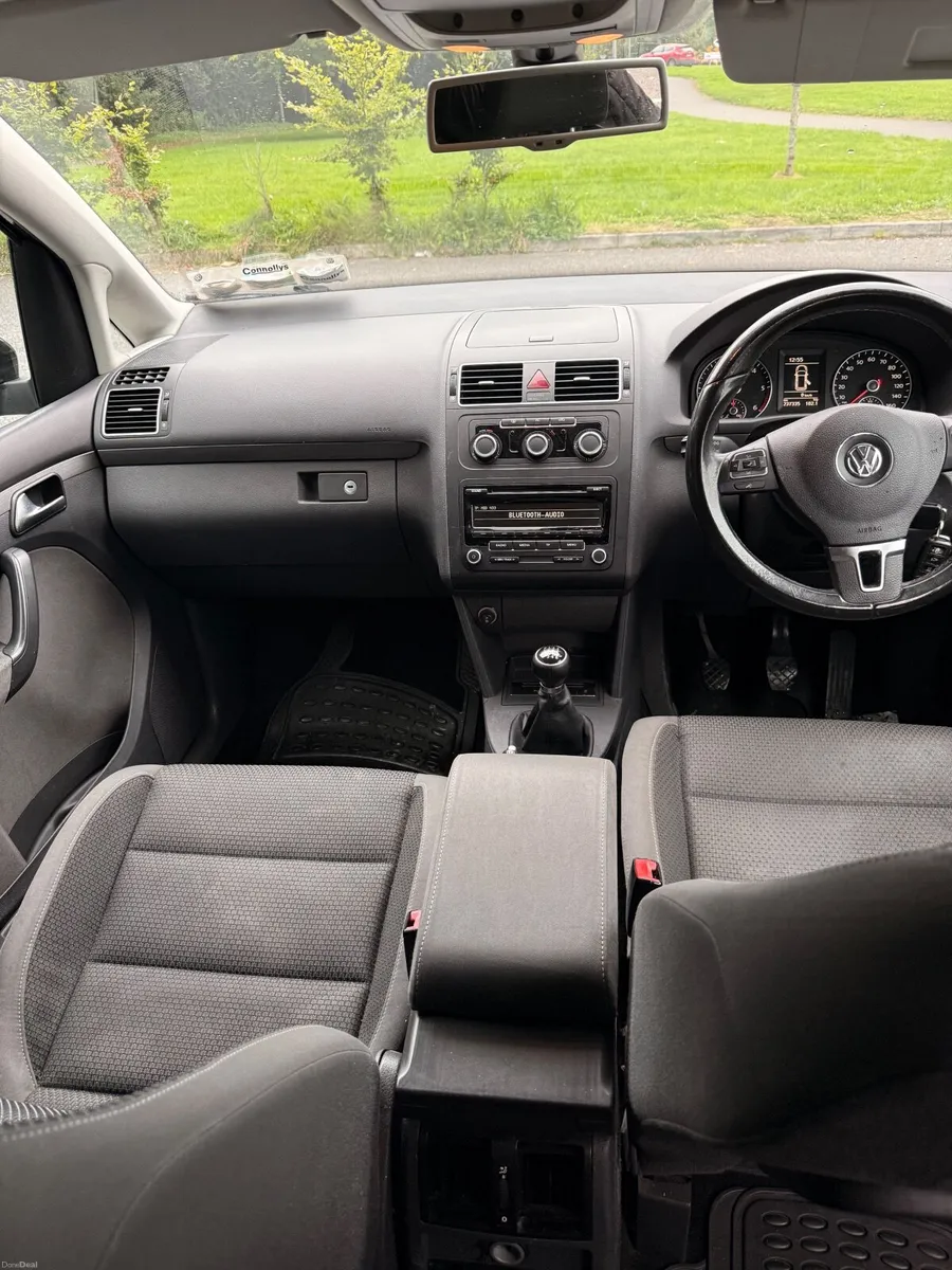 Volkswagen Touran, PARKING SENSORS, BLUETOOTH - Image 5
