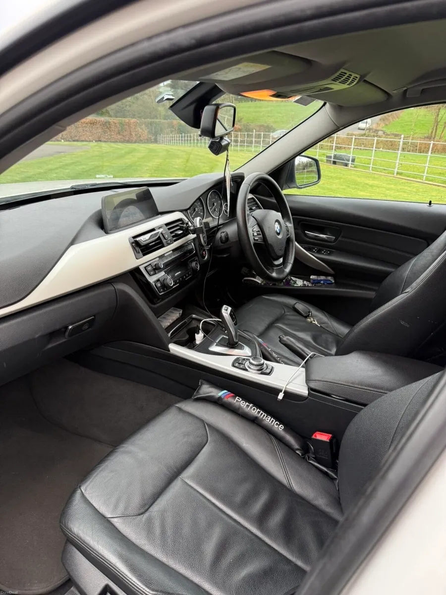 BMW 320d - Image 6