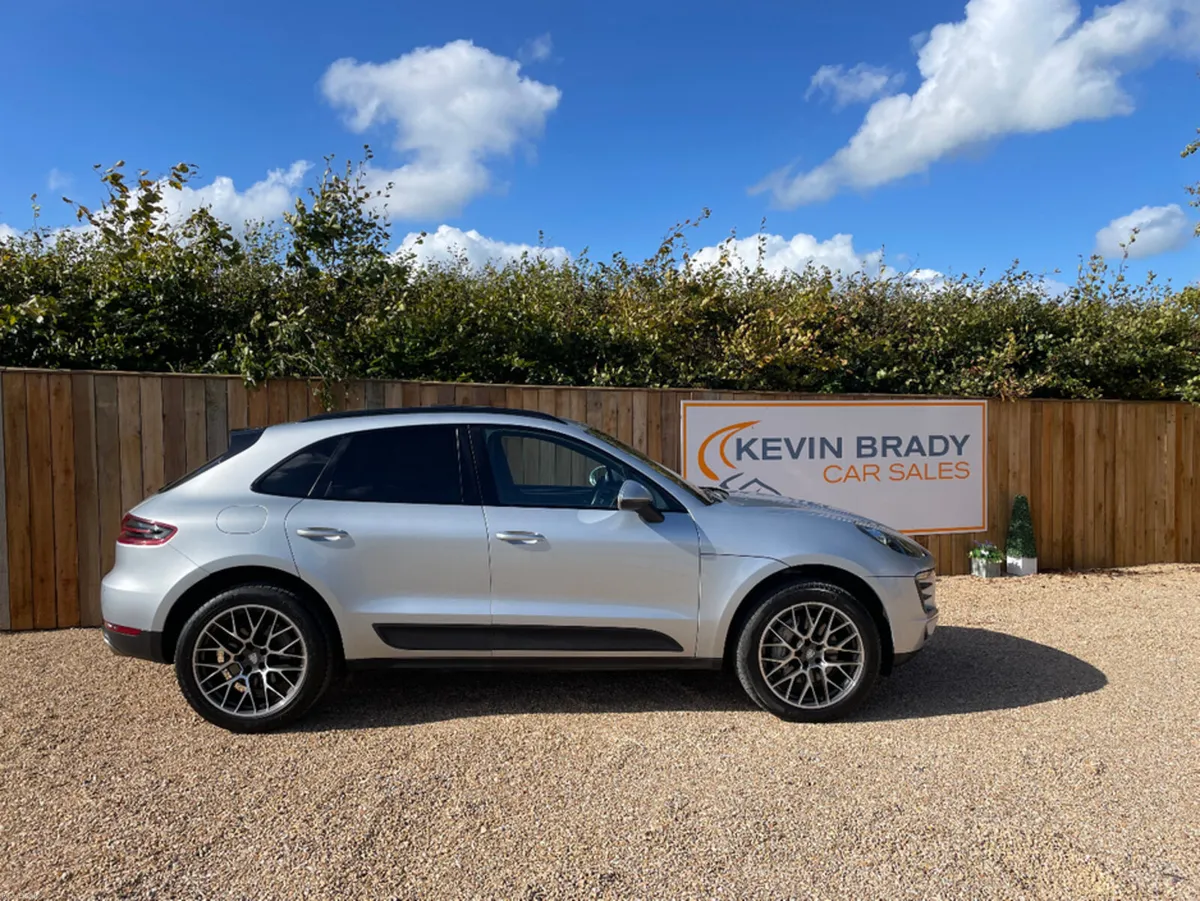 Porsche Macan S DSL  AUTO ALL WHEEL DRIVE. - Image 4