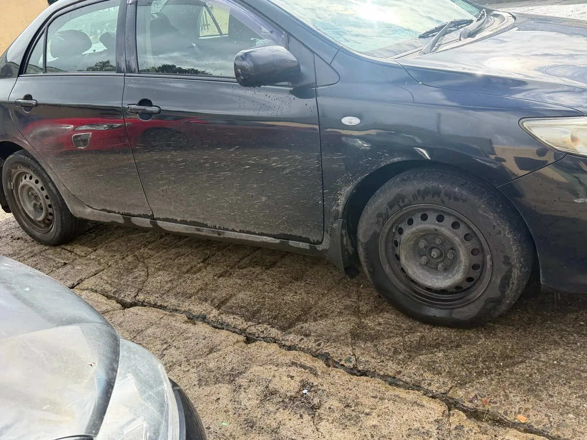 toyota corolla - Image 5