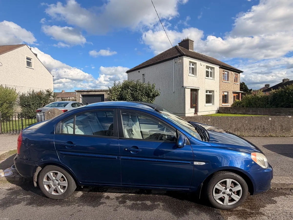 Hyundai Accent 2007 - Image 2