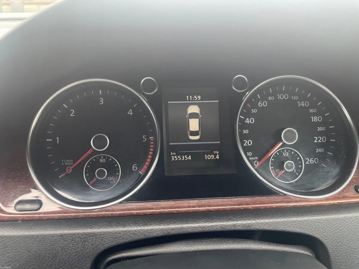Volkswagen Passat 2011 - Image 5