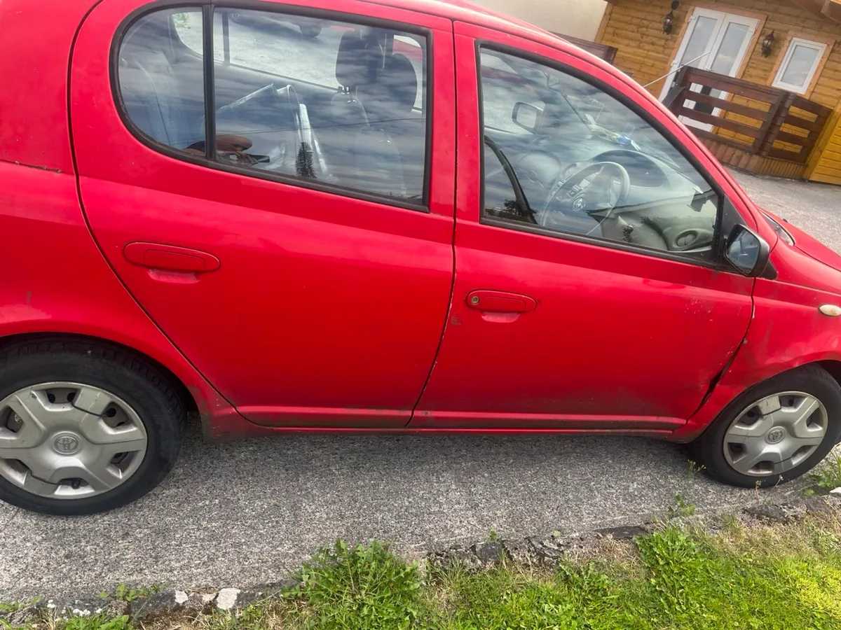 Toyota yaris - Image 3