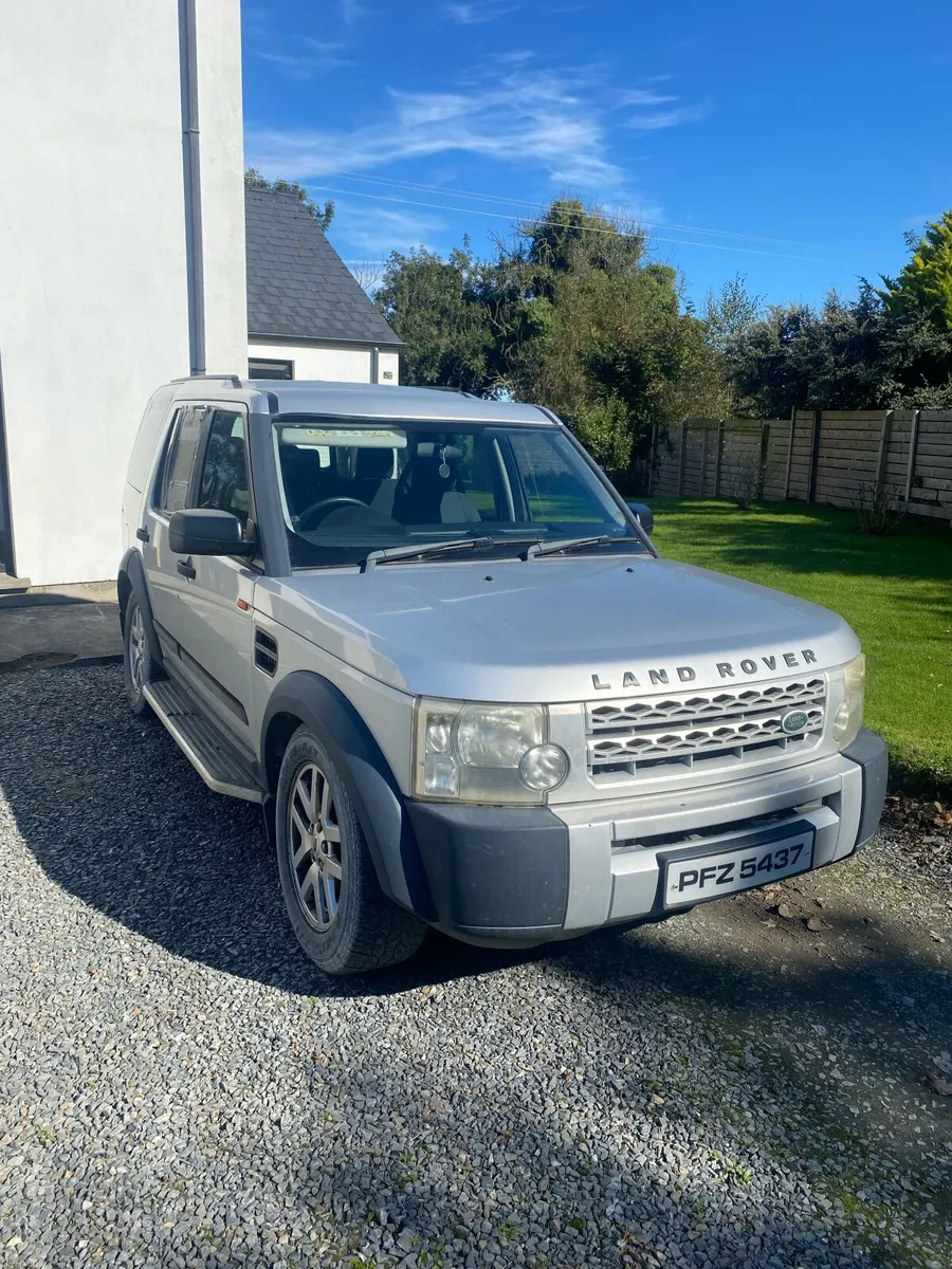 Land Rover Discovery 2005 - Image 1