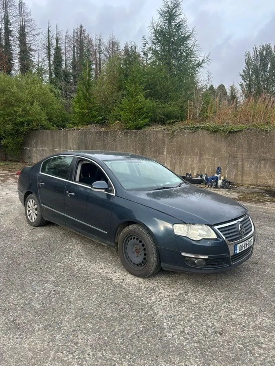 2008 Volkswagen Passat - Image 2