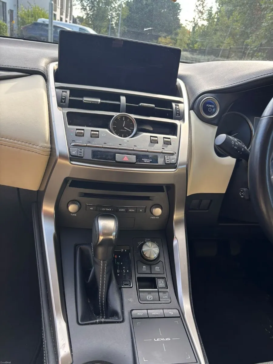 Lexus NX 2018 - Image 2