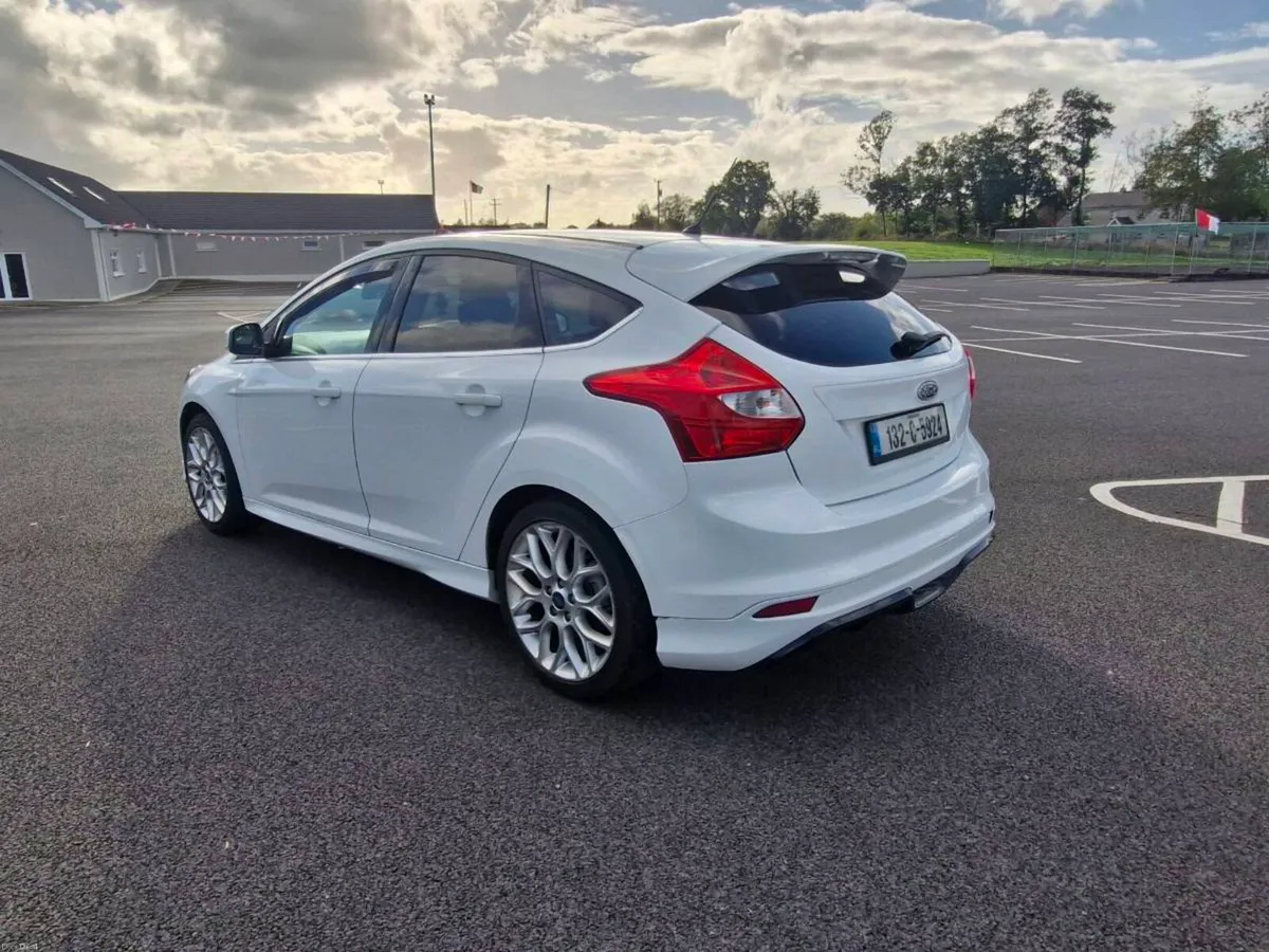 132 Ford Focus 1.0 Zetec S petrol 125 hp - Image 3