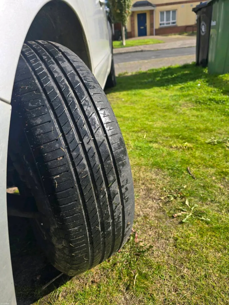 Car - Image 6